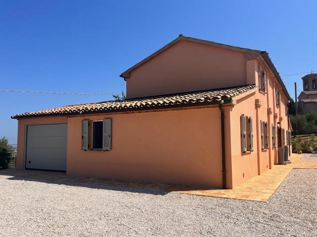 Casolare di campagna ristrutturata con vista 270m² Cartoceto