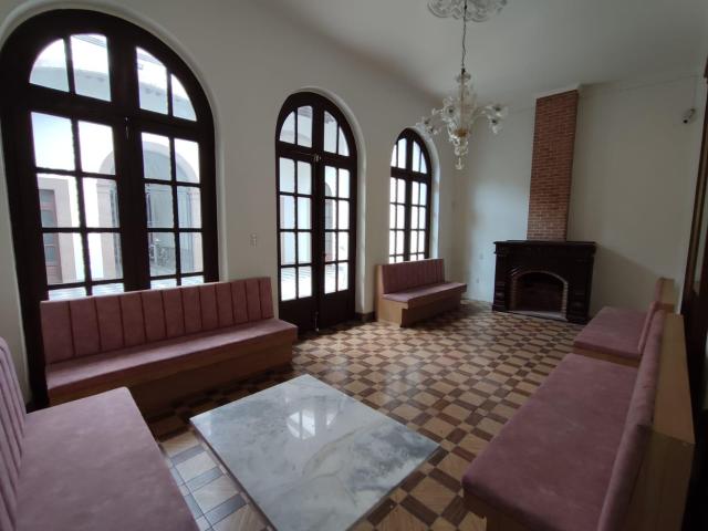 Casona c?ntrica en venta ideal para oficinas, restaurantes, hotel, escuelas