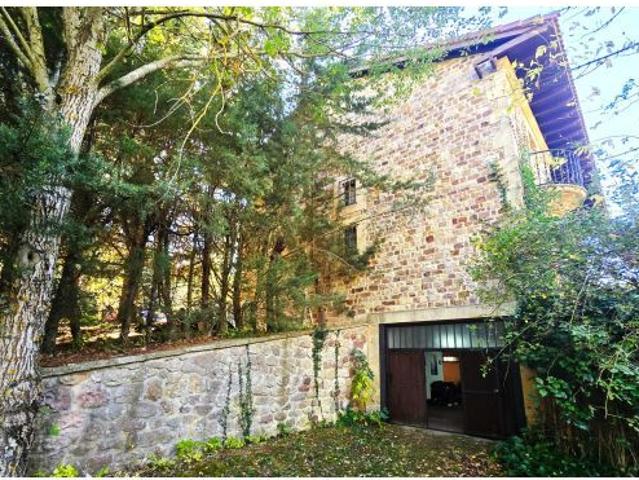 Casona de Piedra con Encanto y Carácter en Entrambasaguas Campoo de Suso