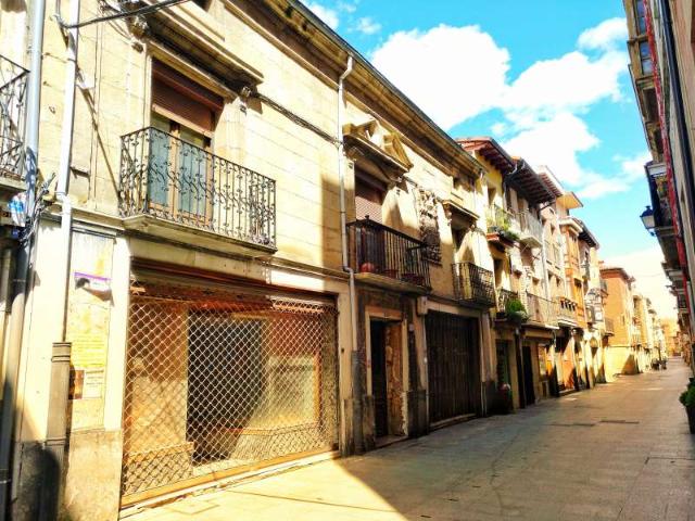 CASONA EN PLENO CASCO HISTÓRICO PERFECTA PARA NEGOCIO DE HOSTELERIA O ALOJAMIENTO RURAL