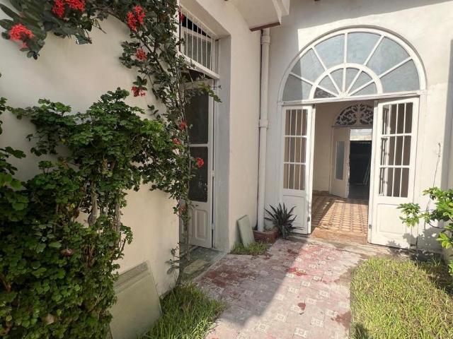 Casona en renta ideal para oficinas, notaria o agencia aduanal