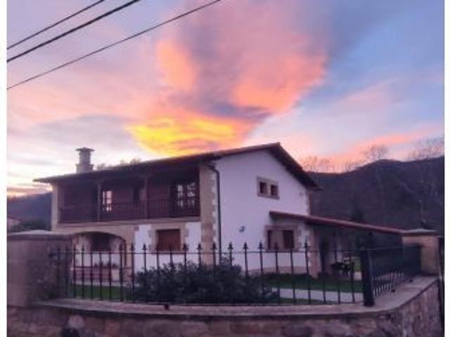CASONA INDEPENDIENTE VENTA EN VALLE DE TORANZO