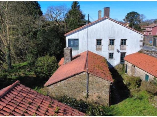 Casona señorial histórica en plena naturaleza – una joya arquitectónica en A Piolla