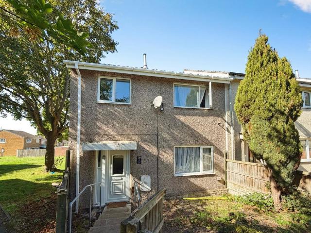 Casper Court, Nottingham. 4 bed semi detached house to rent £1,250 pcm £288 pw