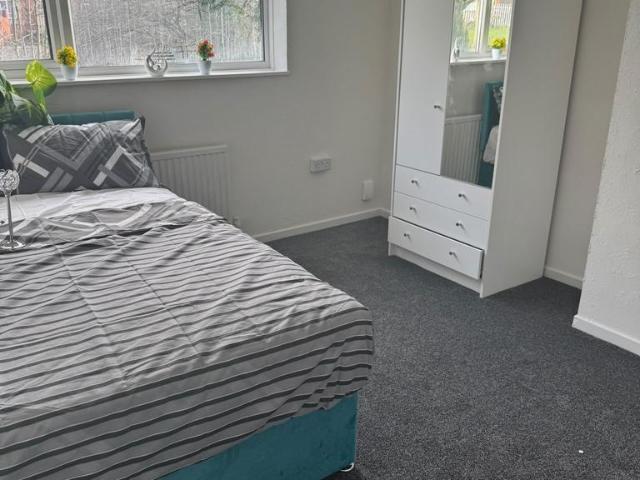 Casper Court, Nottingham NG5 1 bed in a house share to rent £550 pcm £127 pw