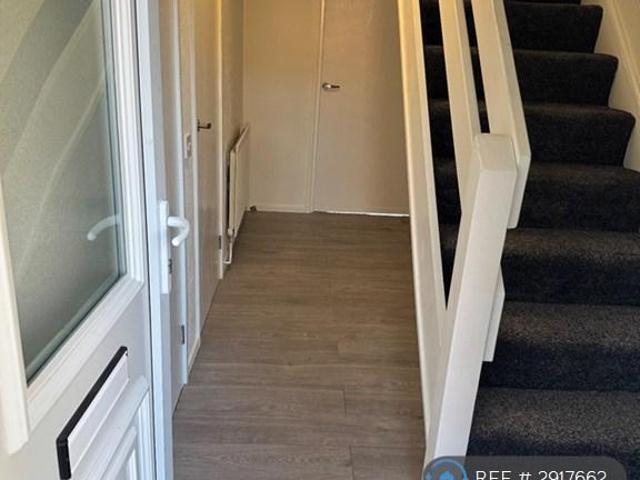 Casper Court, Nottingham, NG5 4 bed end of terrace house to rent £1,300 pcm £300 pw