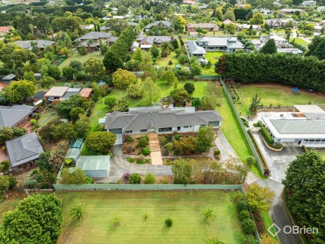 Grand Family Living with Space, Style & Exceptional Garaging