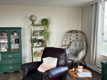 Cassandra Costa Has an Apartment