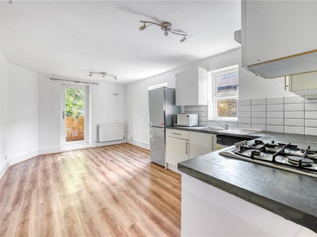 Casselden Road, London, NW10 3 bed apartment to rent £2,300 pcm £531 pw