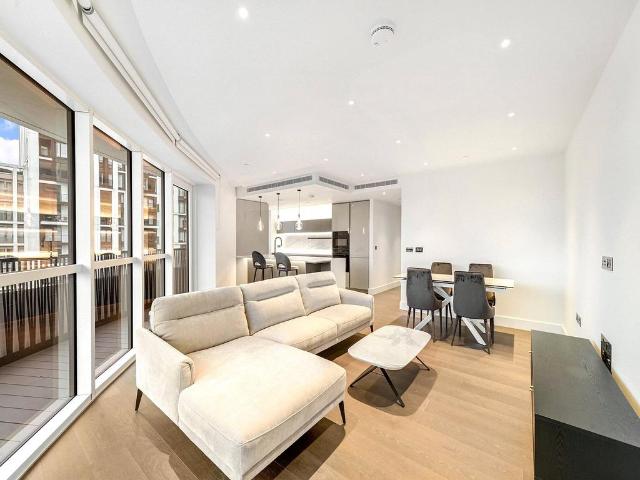 Cassini Apartments, White City. 2 bed apartment to rent £4,000 pcm £923 pw