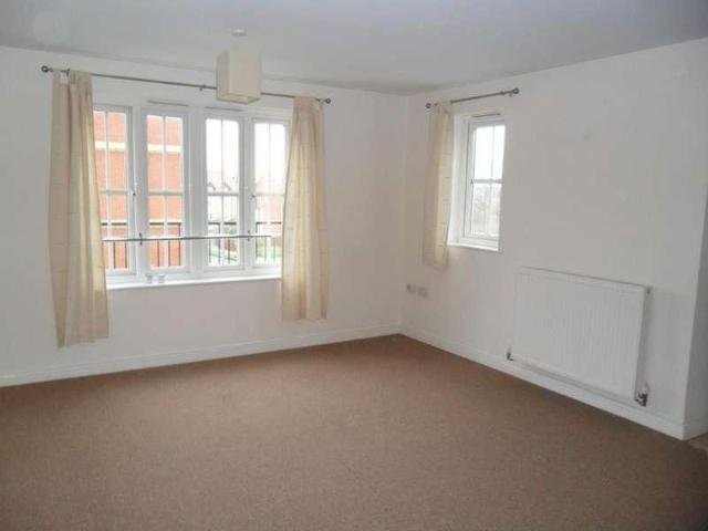 Cassini Drive, Oakhurst, SN25