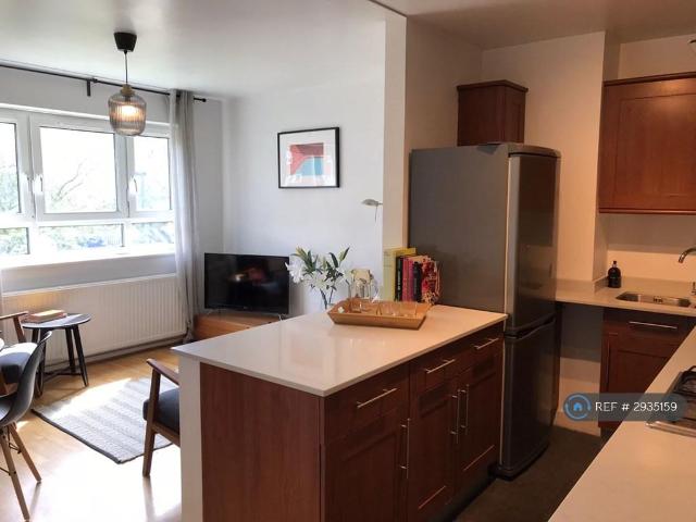 Cassidy Road, London, SW6 4 bed flat to rent £3,800 pcm £877 pw