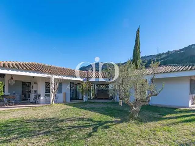 Cassis 13260 Achat / Vente maison 5 pièces t5
