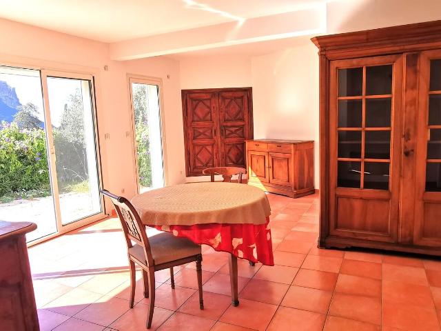 Cassis Duplex avec terrasse, solarium et garage privé Vues. 96m² Cassis
