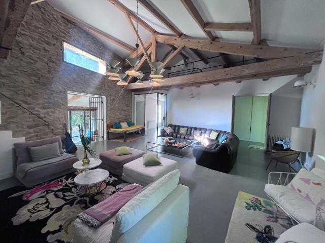 Cassis Les lieux, comme les hommes, portent parfois en eux. 487m² Cassis