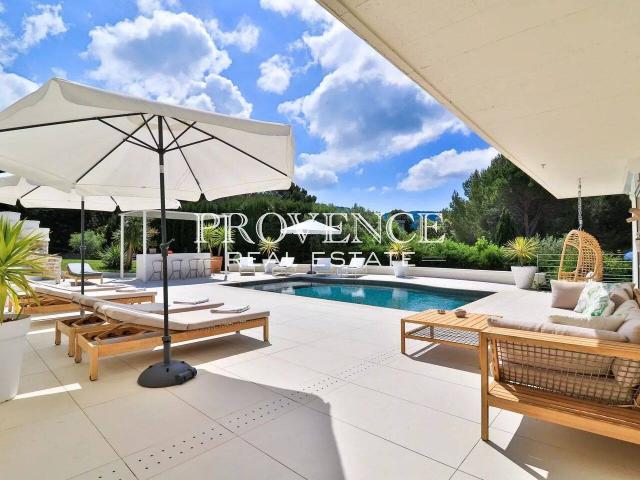 CASSIS VILLA 400M² VUE MER
