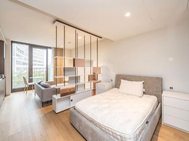 Casson Square, London SE1 Studio to rent £3,150 pcm £727 pw
