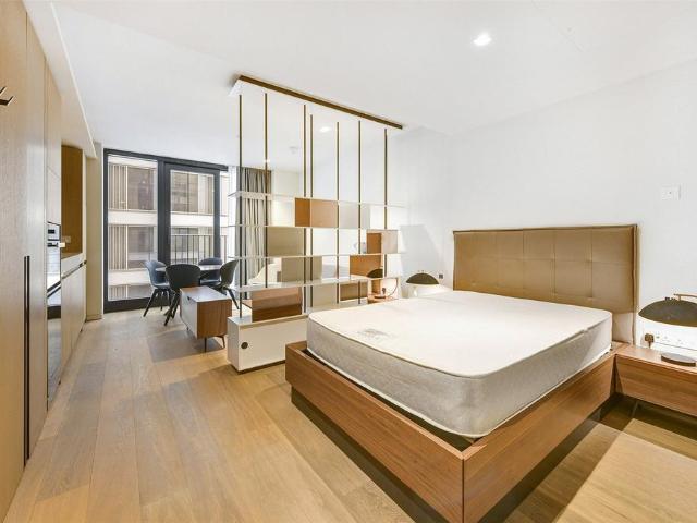 Casson Square, Waterloo, Southbank. Studio to rent £3,142 pcm £725 pw