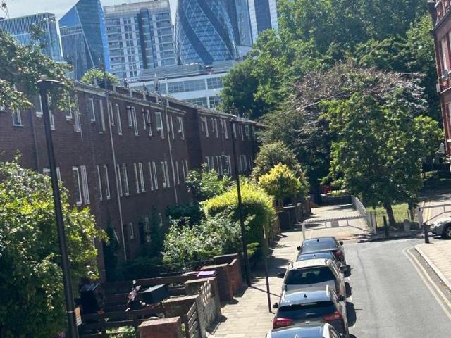 Casson Street, London E1 2 bed apartment to rent £2,800 pcm £646 pw