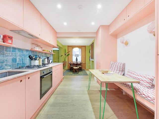 Cassland Road, Hackney, E9 3 bed terraced house to rent £6,250 pcm £1,442 pw
