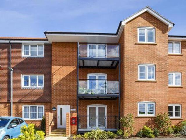 Catteshall Court, Godalming, 1 Bedroom Flat