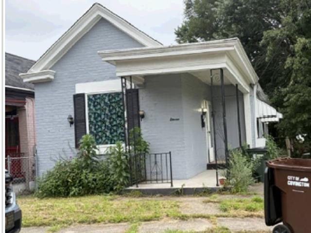 Catalpa St