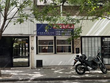 CATAMARCA 1700. Casa ideal uso Comercial / Profesional. No Gastronomía. 6 habitaciones. 3 baños