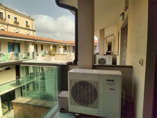 Catania, via misterbianco, arredato, 90 mq