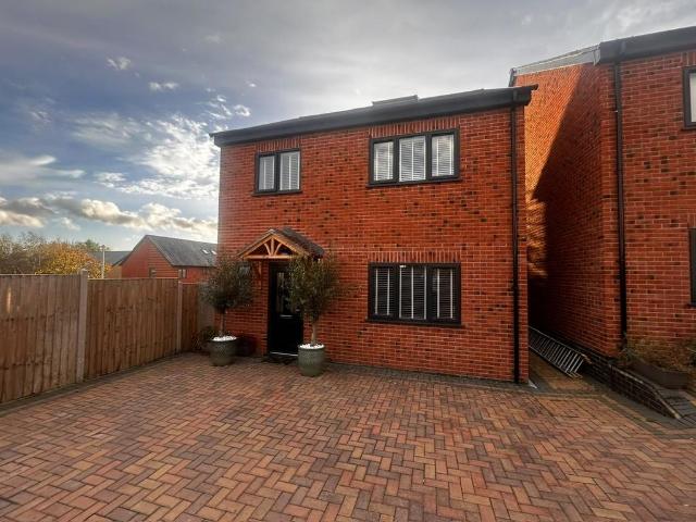 B Catbrain Hill, Bristol, BS10 4 bed detached house to rent £2,250 pcm £519 pw