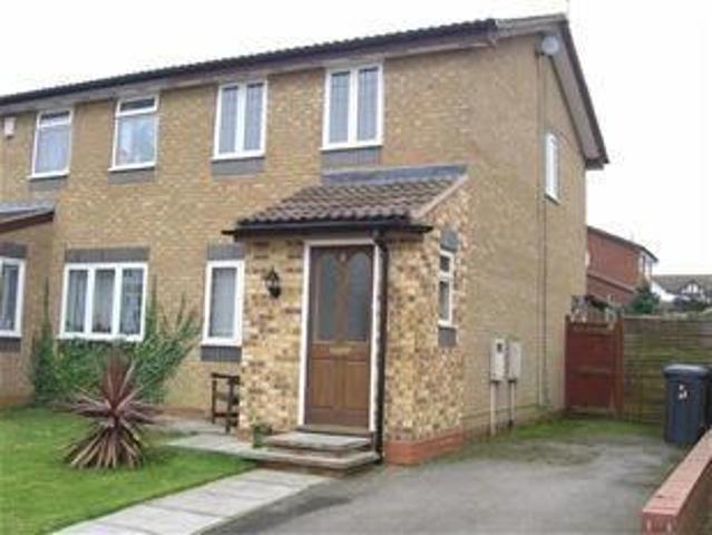 Catchpole Close, Corby 2 bed semi detached house to rent £1,000 pcm £231 pw