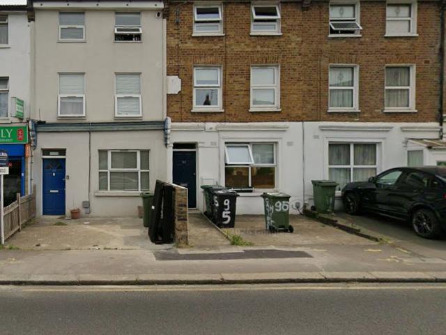 Catford Hill, Catford, SE6 1 bed flat to rent £1,475 pcm £340 pw