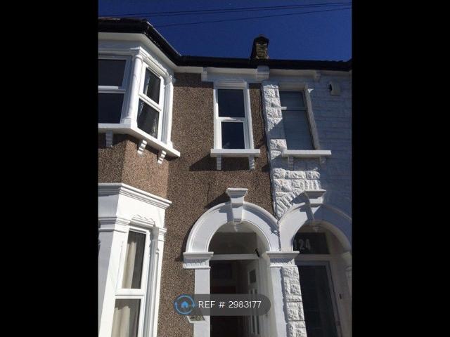 Catford, London SE6, 2 bed flat to rent, £1,800 pcm | PrimeLocation
