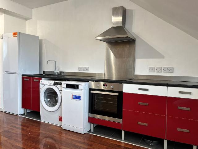 Catford Road, London SE6, 1 bed flat to rent, £1,150 pcm | PrimeLocation