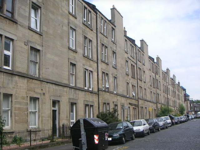 Cathcart Place, Edinburgh EH11, 2 bed flat to rent, £1,300 pcm | PrimeLocation
