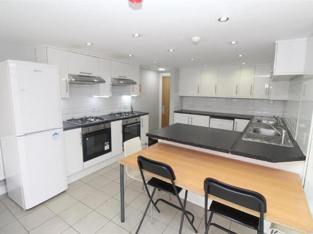 Cathays Terrace, Cardiff CF24 9 bed house to rent £4,950 pcm £1,142 pw