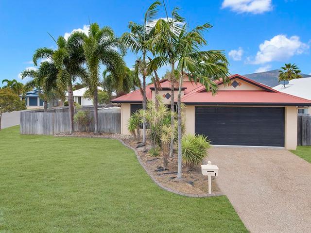 Cathedral Ceilings, Open Plan Living & Room for the Caravan