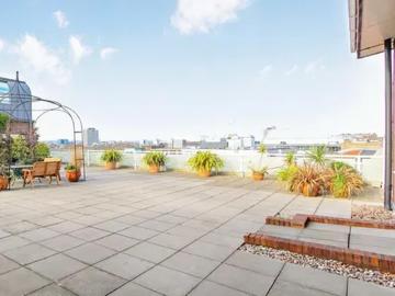 Cathedral Lodge, Aldersgate Street, Barbican, London, EC1A 4JQ, United Kingdom | 2 bed apartment for rent #140801707 | Rentberry