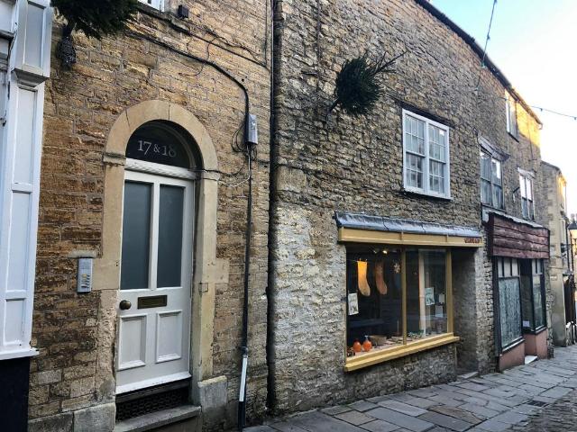Catherine Hill, Frome BA11 Studio to rent £700 pcm £162 pw