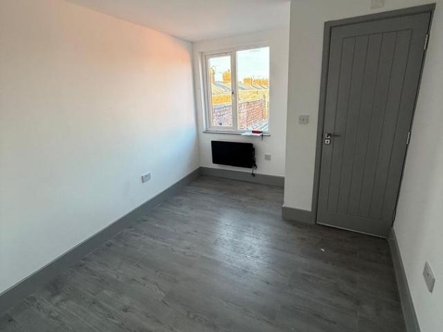 Catherine Street, Leicester LE4, 4 bed flat to rent, £1,550 pcm | PrimeLocation