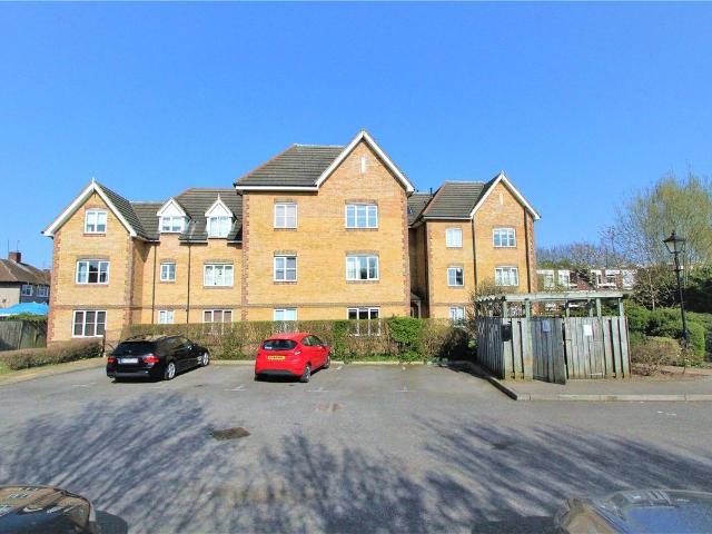 Catherine Place, Harrow HA1, 2 bed flat to rent, £1,850 pcm | PrimeLocation