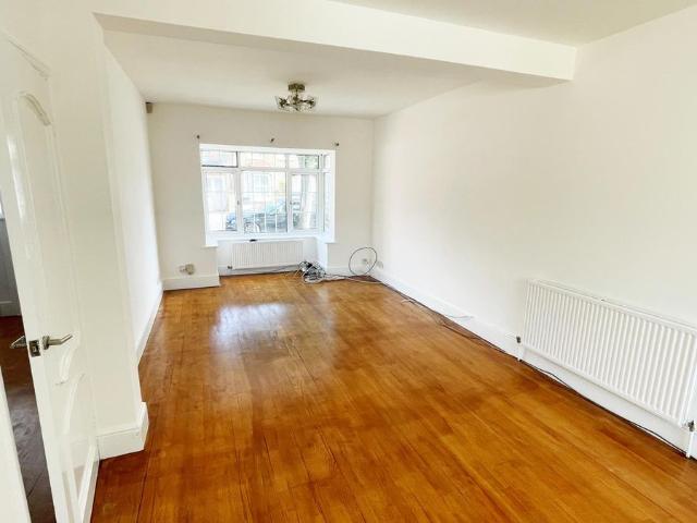 Catherine Road, Enfield EN3, 3 bed property to rent, £2,200 pcm | PrimeLocation