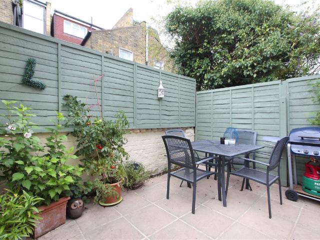 Cathles Road, Clapham South SW12, 2 bed flat to rent, £2,650 pcm | PrimeLocation