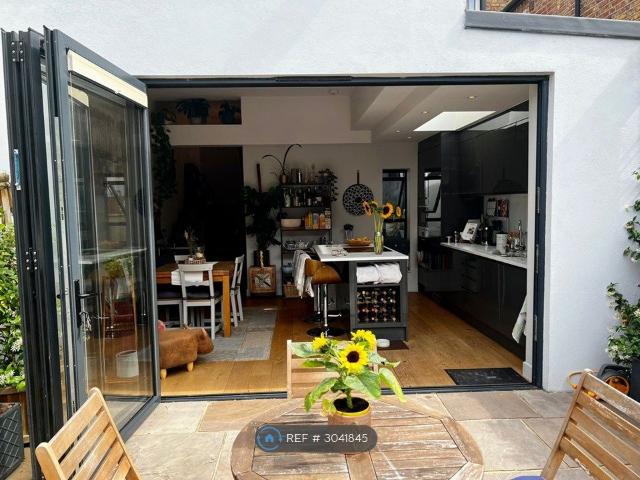 Cathles Road, London SW12, 2 bed flat to rent, £2,800 pcm | PrimeLocation