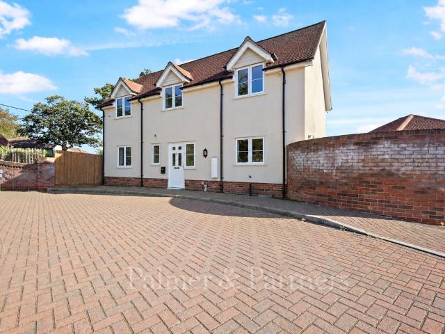 Catkin Mews, Colchester, Essex CO2, 3 bed detached house to rent, £2,000 pcm | PrimeLocation
