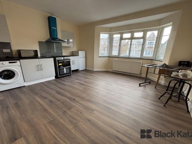 Caton Mansions, Streatham Hill SW16, 1 bed flat to rent, £1,651 pcm | PrimeLocation