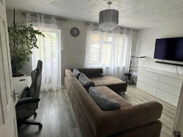 Catsfield Close, St Leonards On Sea TN38, 3 bed shared accommodation to rent, £1,500 pcm | PrimeLocation