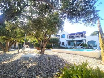 Cautivadora villa compuesta de 5 espacios independientes con. 255m² Las Negras