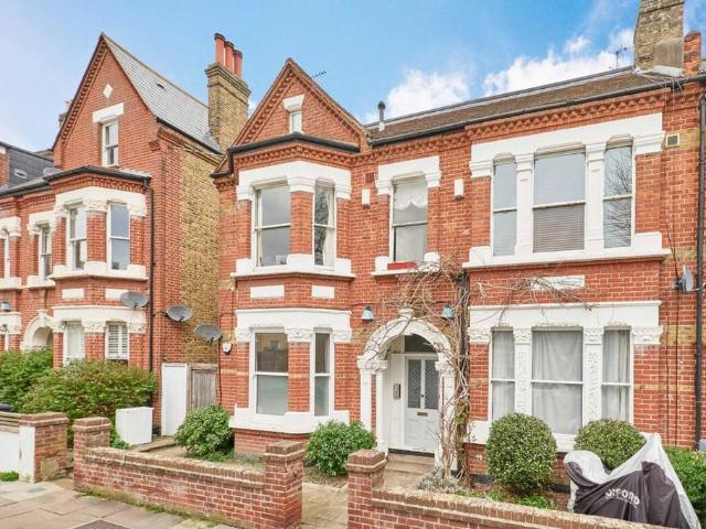 Cautley Avenue, London SW4 2 bed flat to rent £3,000 pcm £692 pw