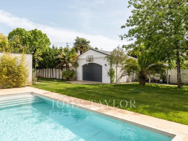 CAUDÉRAN – MAISON D’ARCHITECTE – 5 CHAMBRES – PARC BORDELAIS – PISCINE – GARAGE
