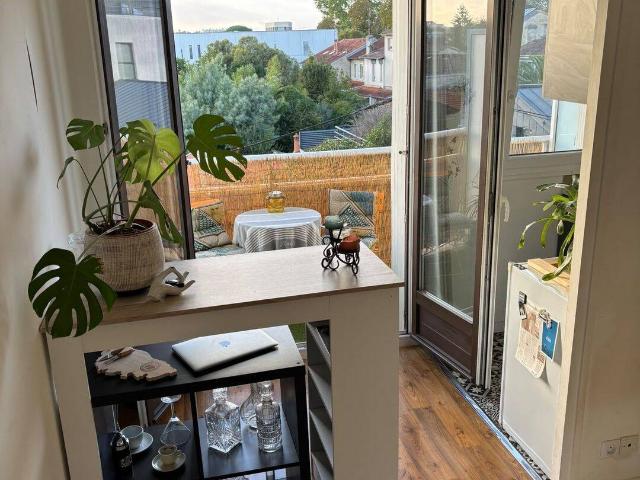 Cauderan studio meuble balcon Exposition SUD